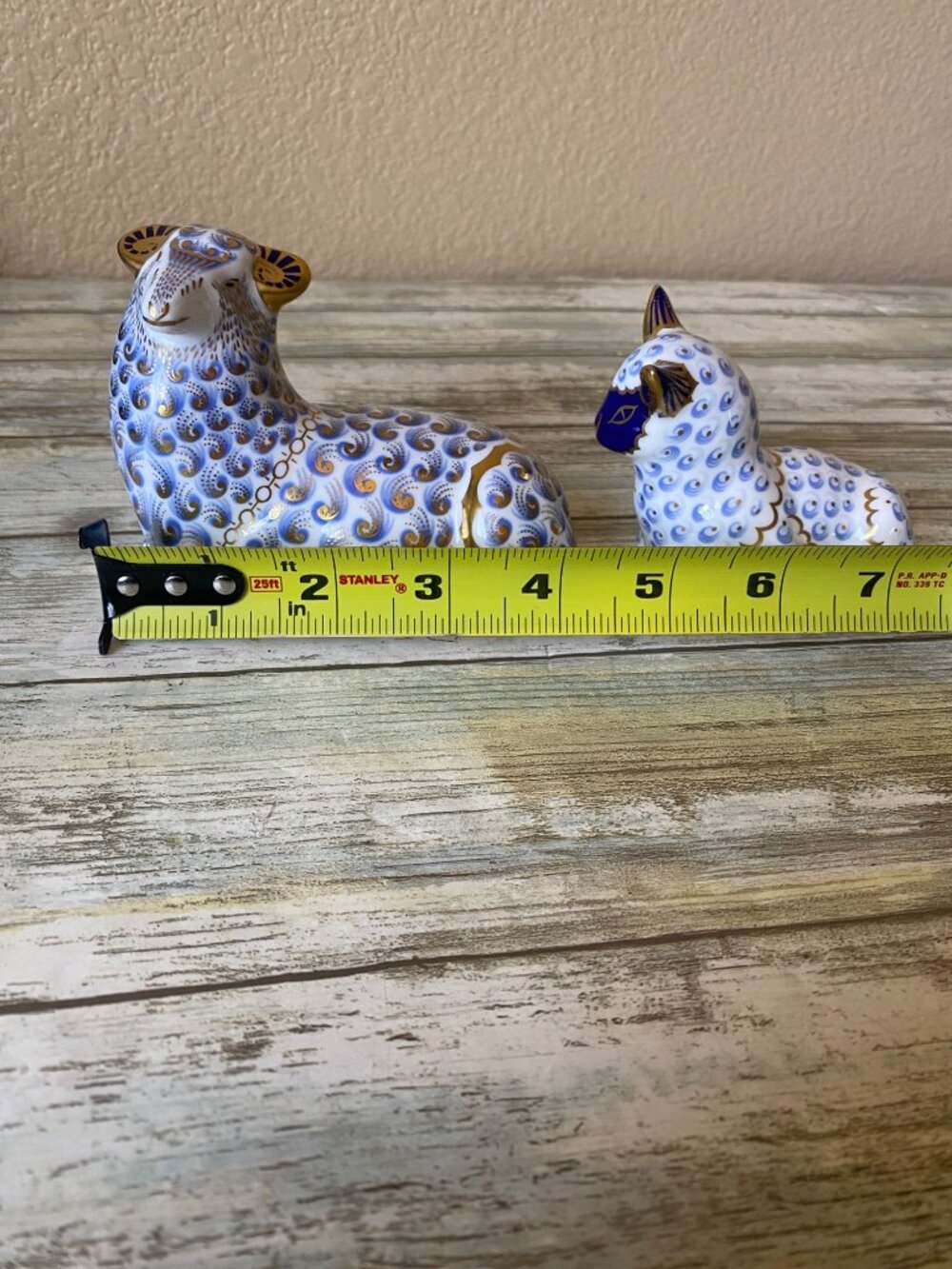 Set of 2 1994 Royal Crown Derby Imari Ram and Lamb Paperweights w/Gold Stopper - Picture 5 of 15